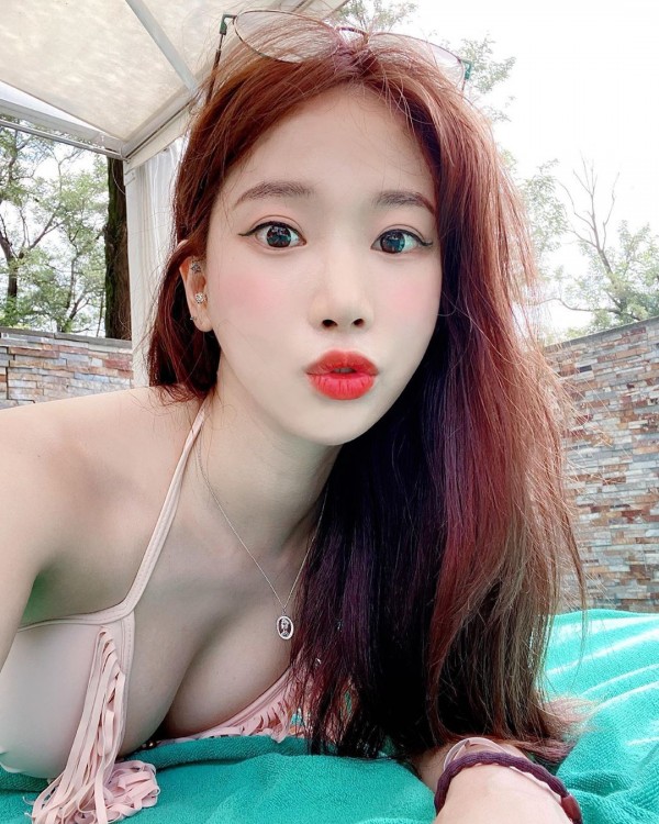 치어리더 김한나 모노키니