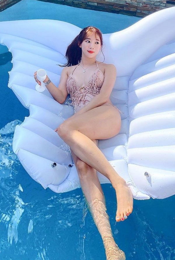 치어리더 김한나 모노키니