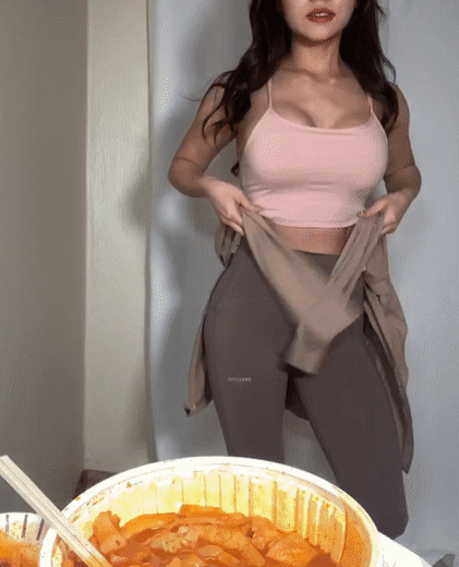 후덜덜한 복근녀