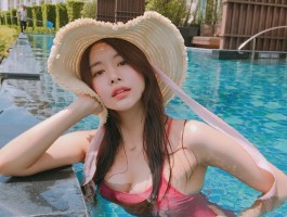 비키니녀