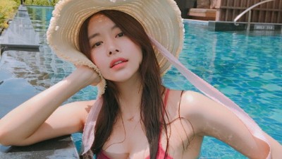 비키니녀