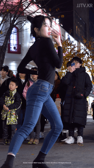 댄스팀 처자 (첫짤 뒤 쿵쾅이 조심)