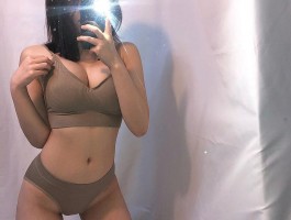 속옷쇼핑몰 사장이자 모델인 눈나